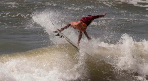 Surf en República Dominicana Santo Domingo Playa Guibia Segunda Válida Nacional